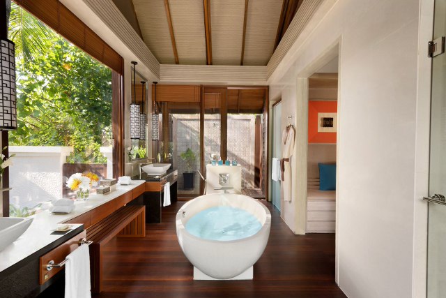 freestanding bathtub
