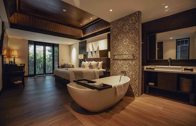freestanding bathtub