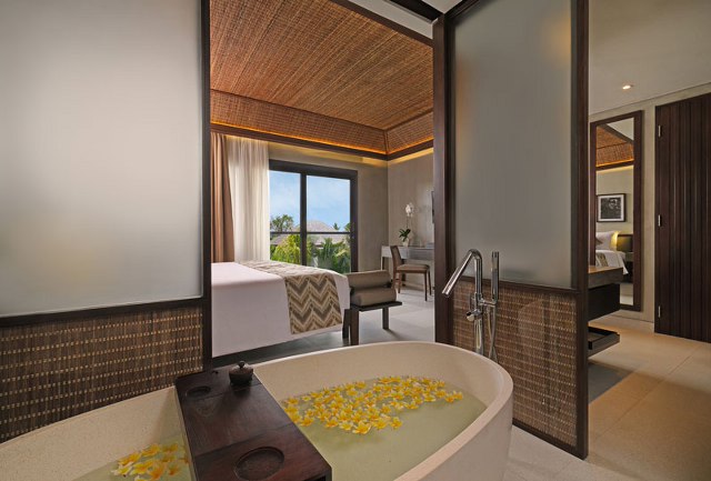 freestanding bathtub