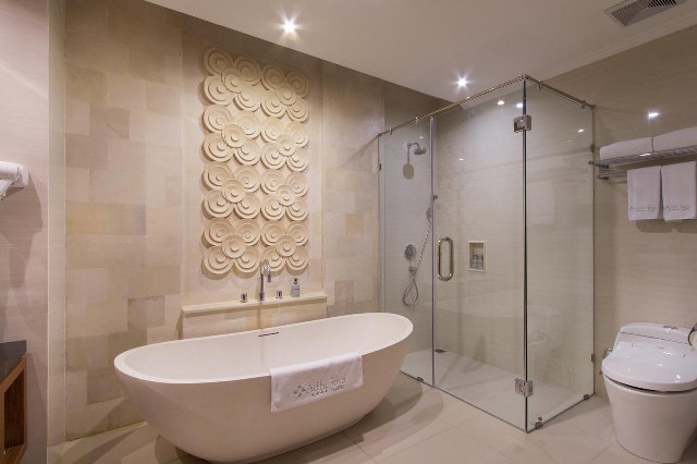 freestanding bathtub