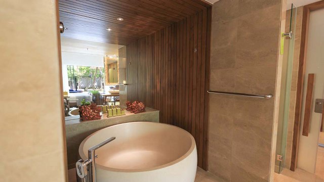 freestanding bathtub