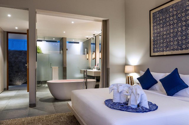 freestanding bathtub