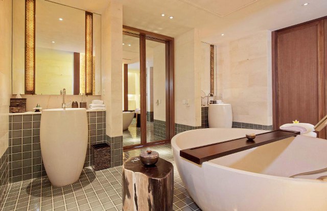 freestanding bathtub