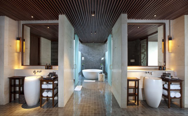 freestanding bathtub