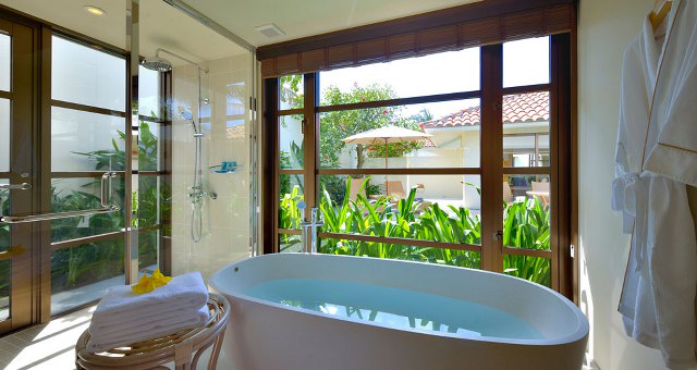 freestanding bathtub